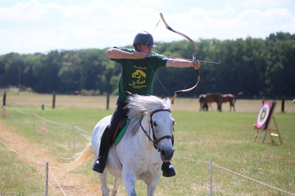 tir à l'arc à cheval